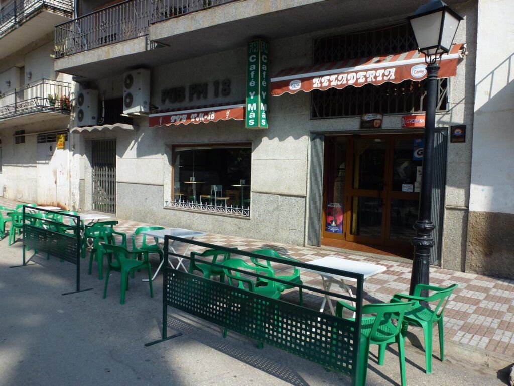 Cafetería FM-18