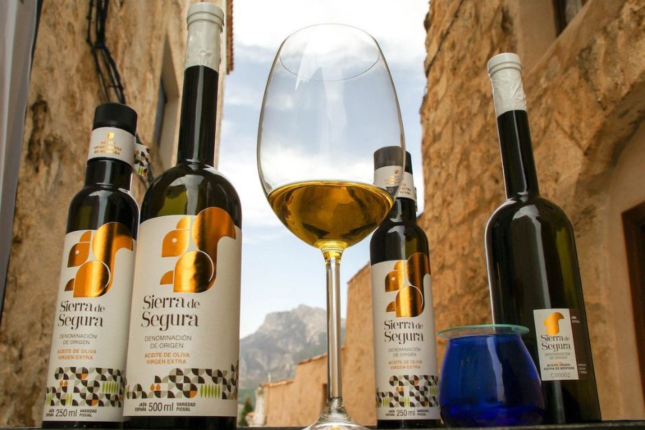 Aceite de oliva virgen extra con denominación de origen Sierra de Segura Jaen AOVE alta montaña